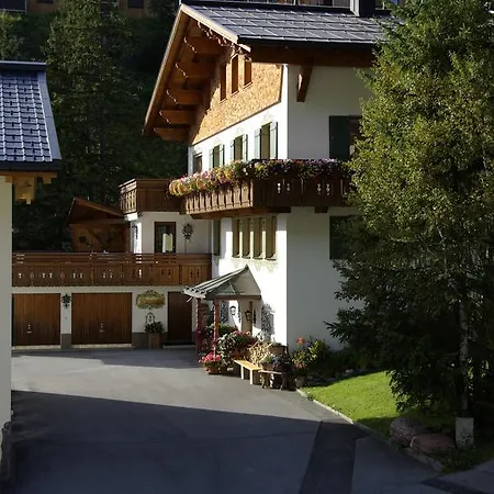 Hotel Alpenrose 4*